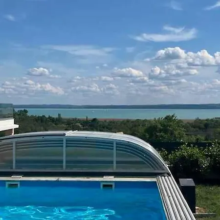Nyaraló With Pool In Csopak-balaton 58065 Csopak
